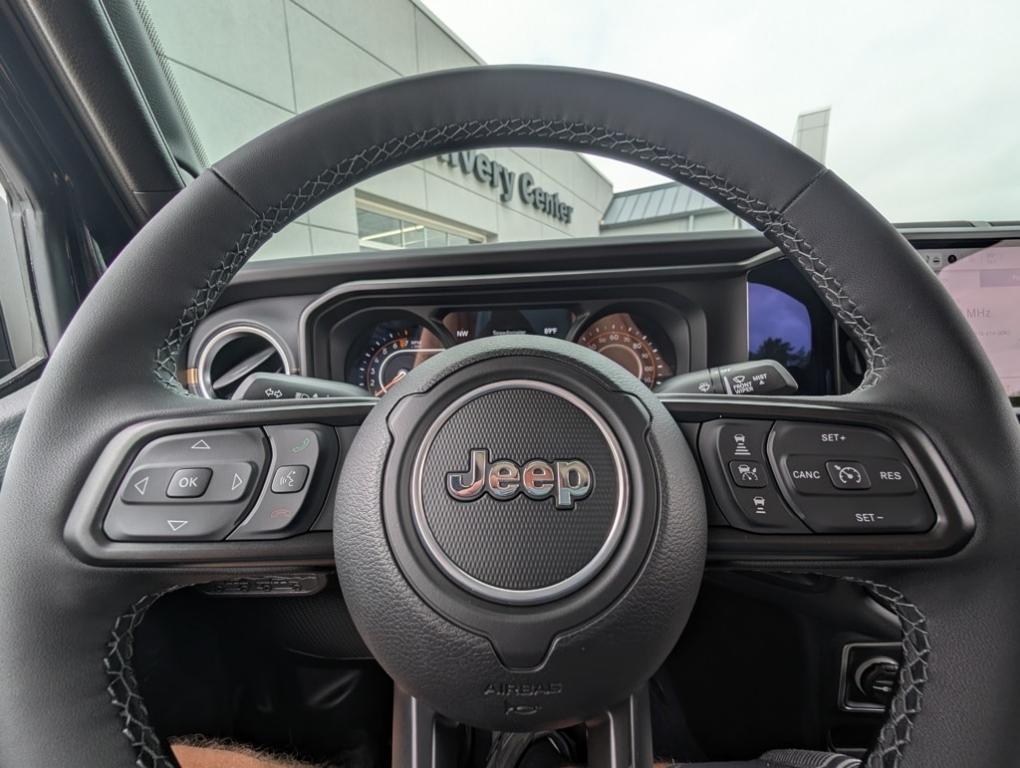 new 2025 Jeep Gladiator car, priced at $46,795