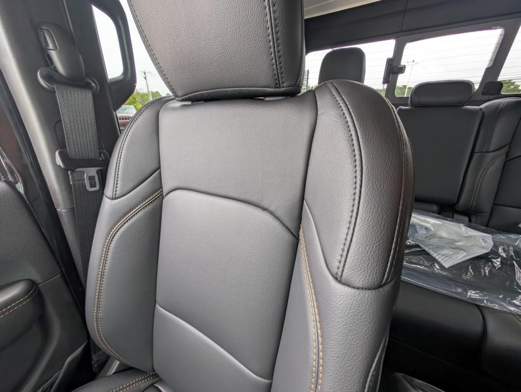 new 2025 Jeep Gladiator car, priced at $46,795