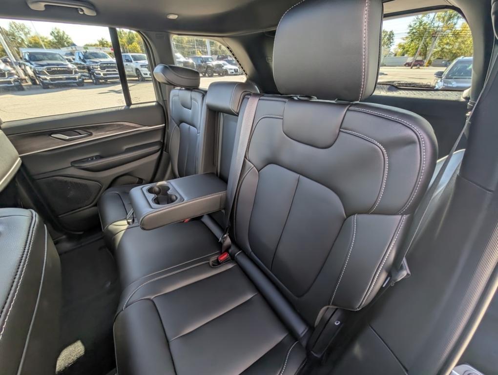 new 2025 Jeep Grand Cherokee car, priced at $50,485