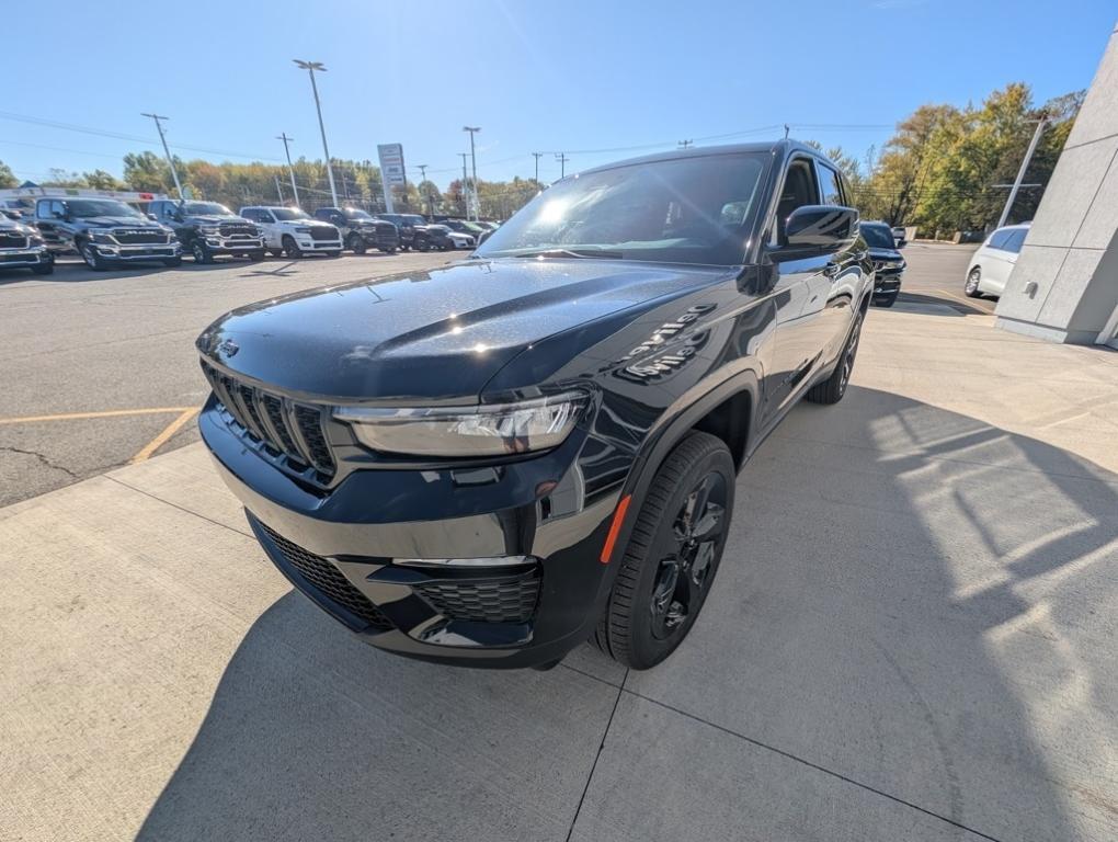 new 2025 Jeep Grand Cherokee car, priced at $50,485