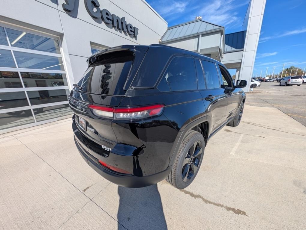 new 2025 Jeep Grand Cherokee car, priced at $50,485