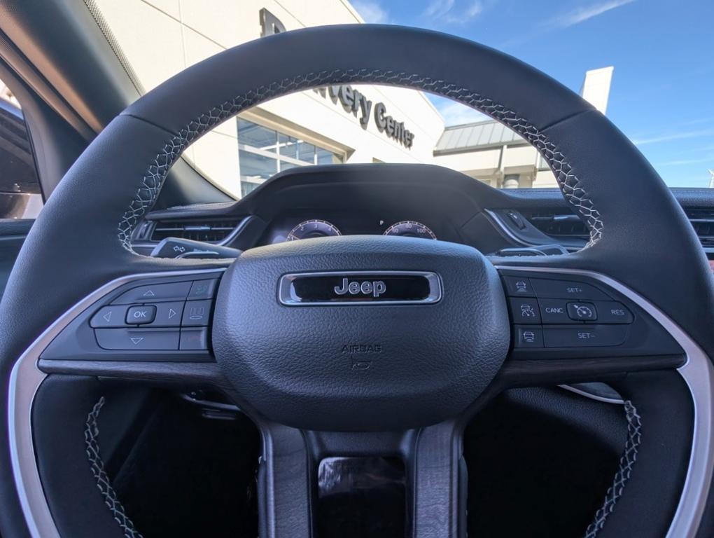 new 2025 Jeep Grand Cherokee car, priced at $50,485
