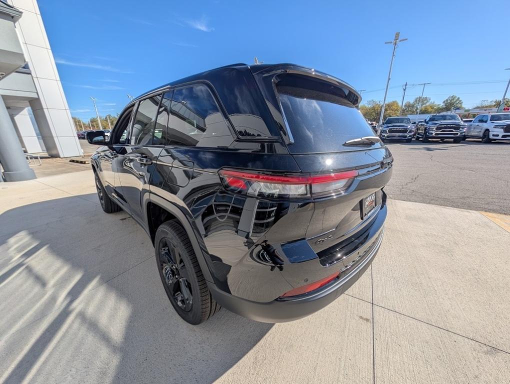 new 2025 Jeep Grand Cherokee car, priced at $50,485