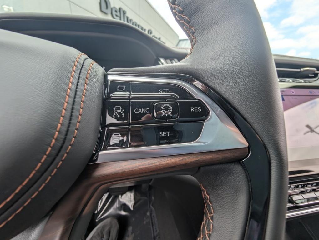 new 2025 Jeep Grand Cherokee car, priced at $59,679