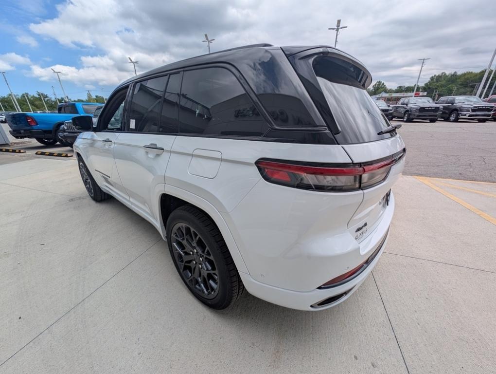 new 2025 Jeep Grand Cherokee car, priced at $59,679