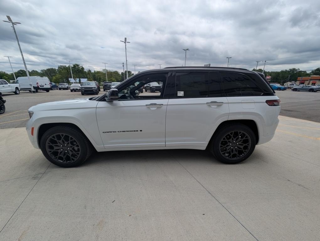 new 2025 Jeep Grand Cherokee car, priced at $59,679