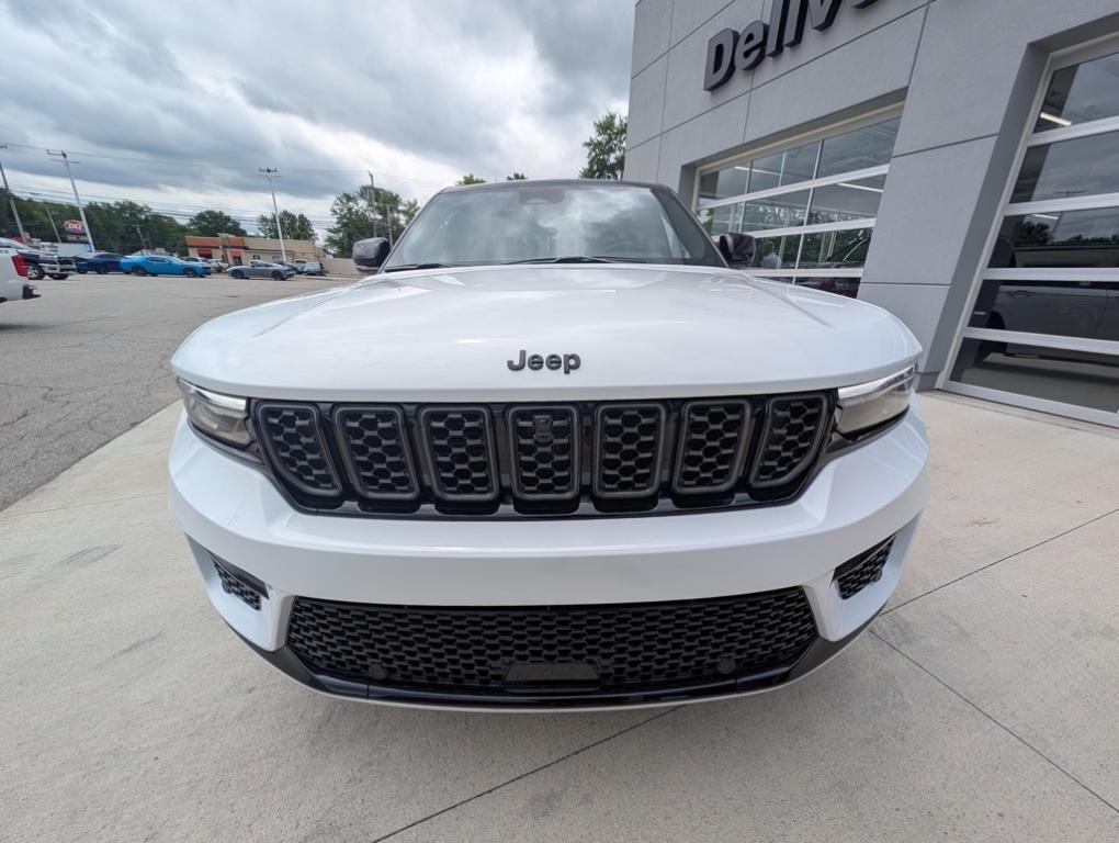 new 2025 Jeep Grand Cherokee car, priced at $59,679