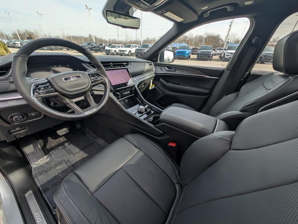 new 2025 Jeep Grand Cherokee L car, priced at $62,665