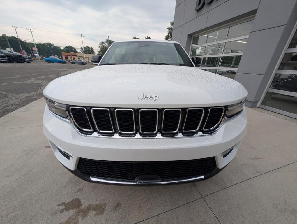 new 2025 Jeep Grand Cherokee car, priced at $44,996