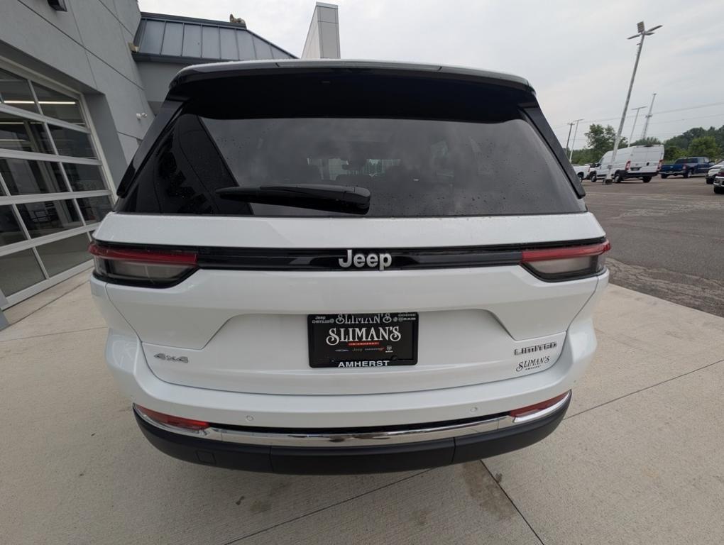 new 2025 Jeep Grand Cherokee car, priced at $44,996