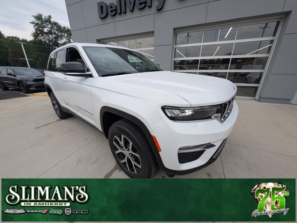 new 2025 Jeep Grand Cherokee car, priced at $44,996