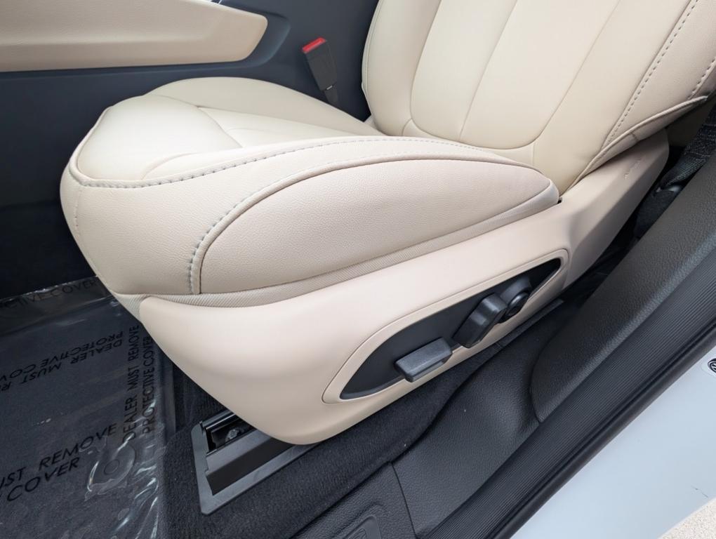 new 2025 Jeep Grand Cherokee car, priced at $44,996