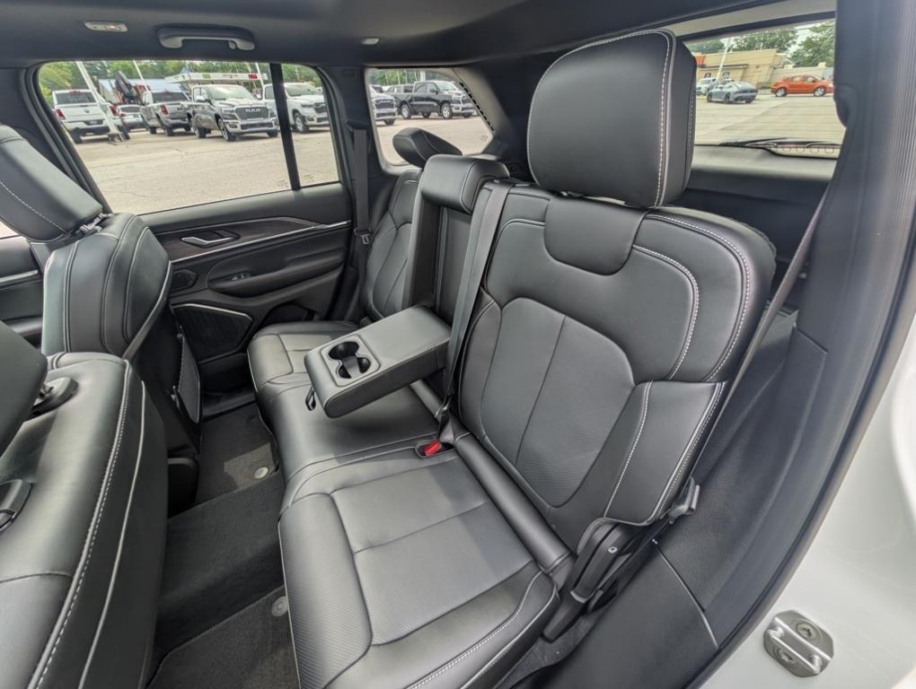new 2025 Jeep Grand Cherokee car, priced at $55,203