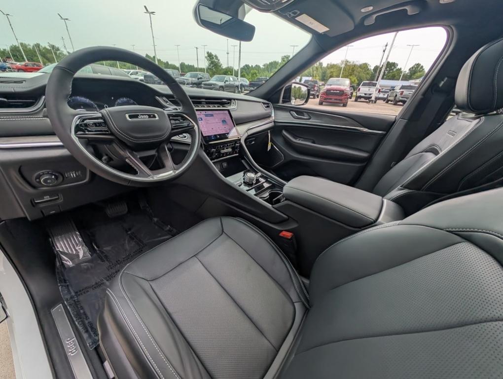 new 2025 Jeep Grand Cherokee car, priced at $55,203