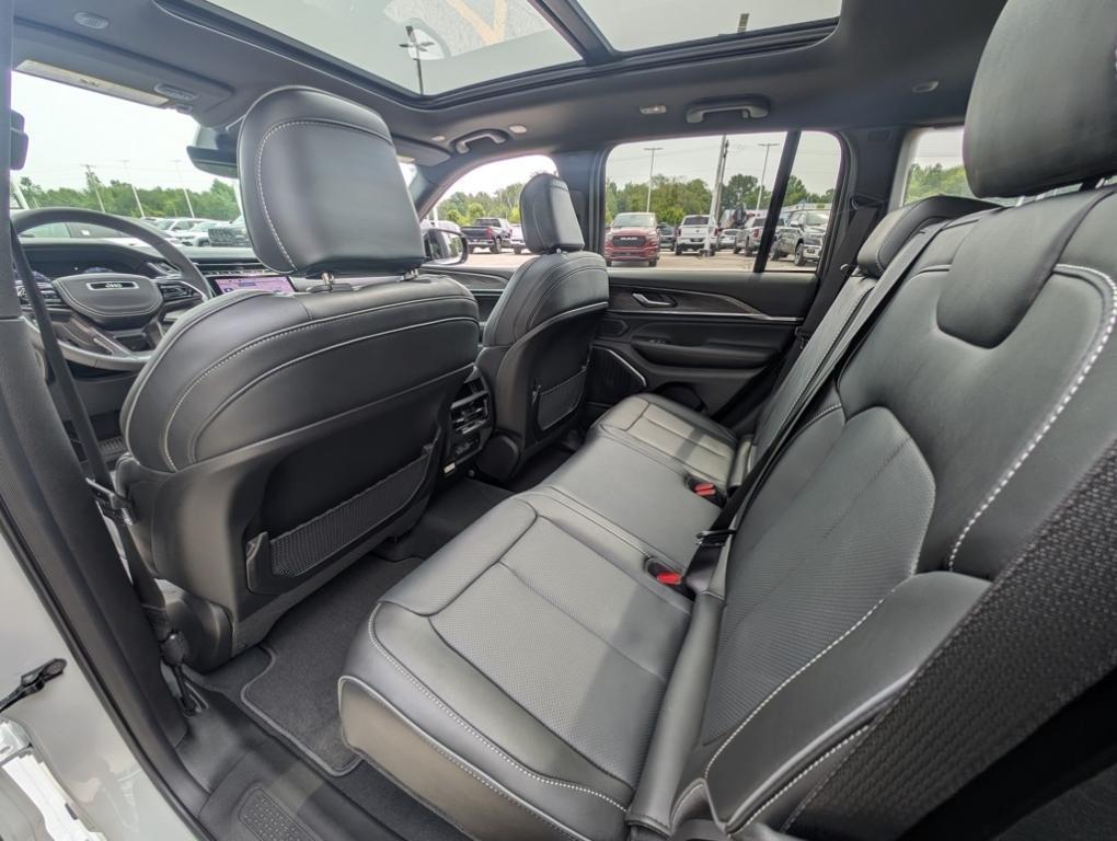 new 2025 Jeep Grand Cherokee car, priced at $55,203