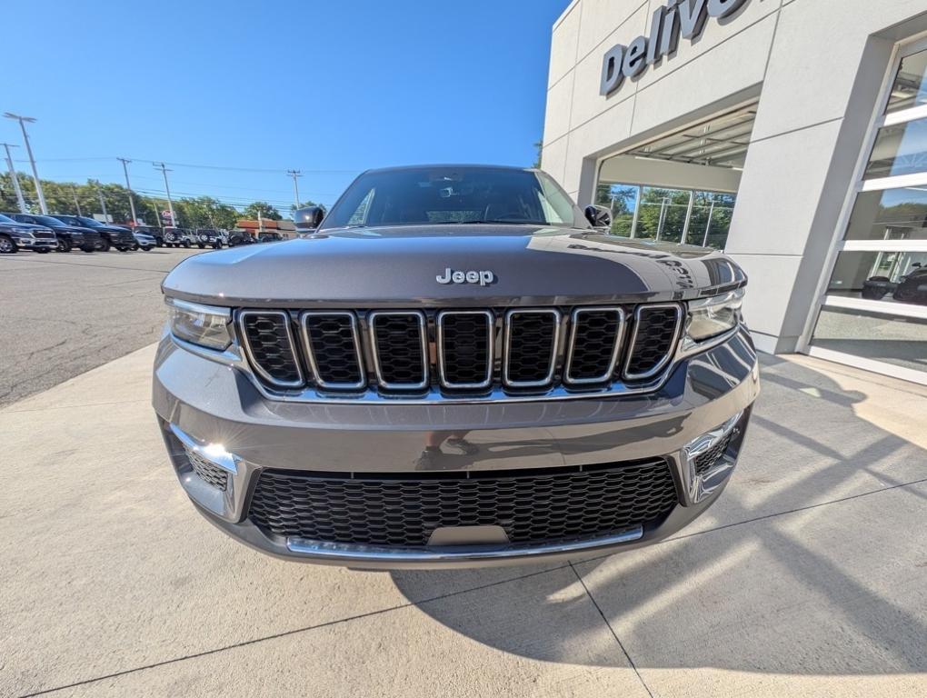 new 2025 Jeep Grand Cherokee car, priced at $45,760