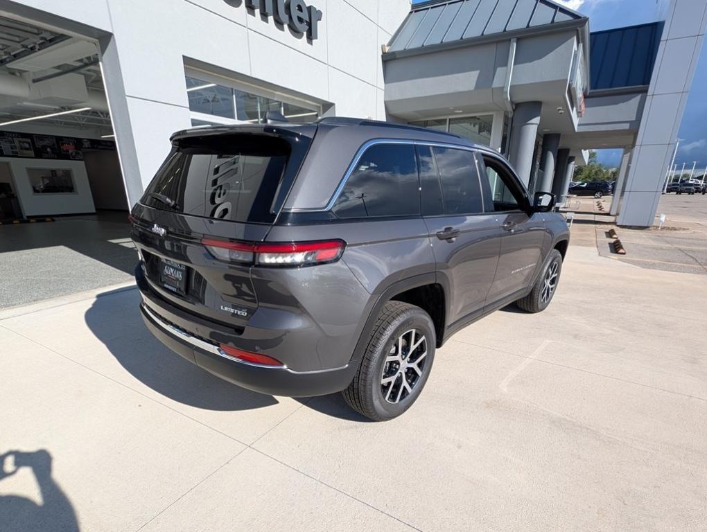 new 2025 Jeep Grand Cherokee car, priced at $45,760