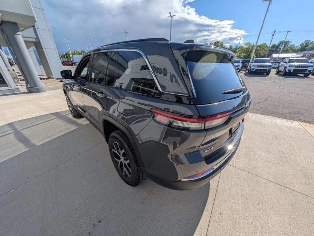new 2025 Jeep Grand Cherokee car, priced at $45,760