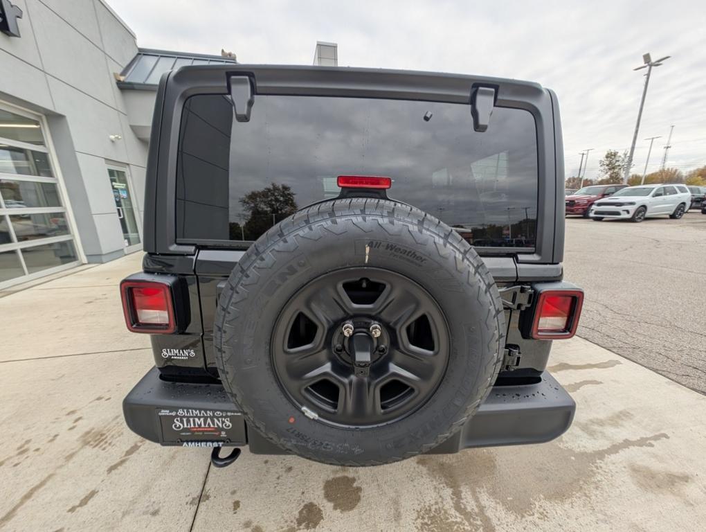 new 2026 Jeep Wrangler car, priced at $44,075