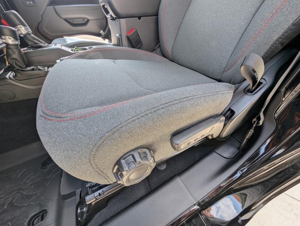 new 2025 Jeep Gladiator car, priced at $50,102