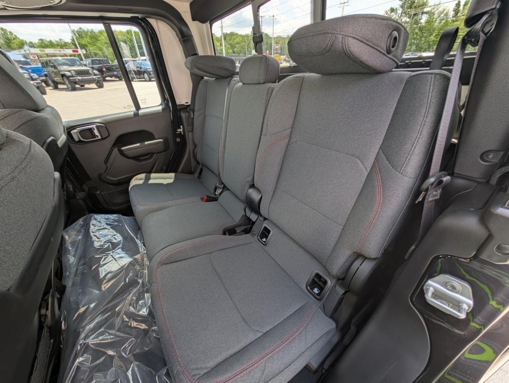 new 2025 Jeep Gladiator car, priced at $50,102
