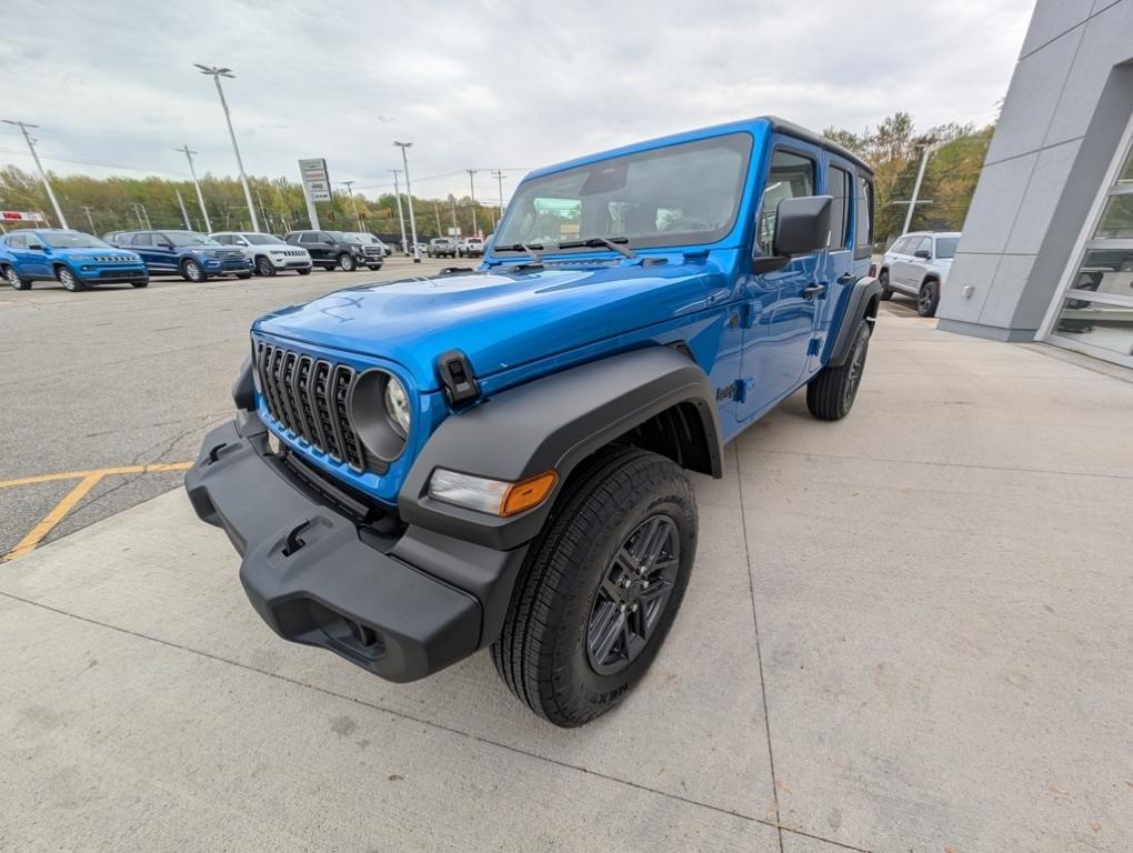 new 2025 Jeep Wrangler car, priced at $46,304