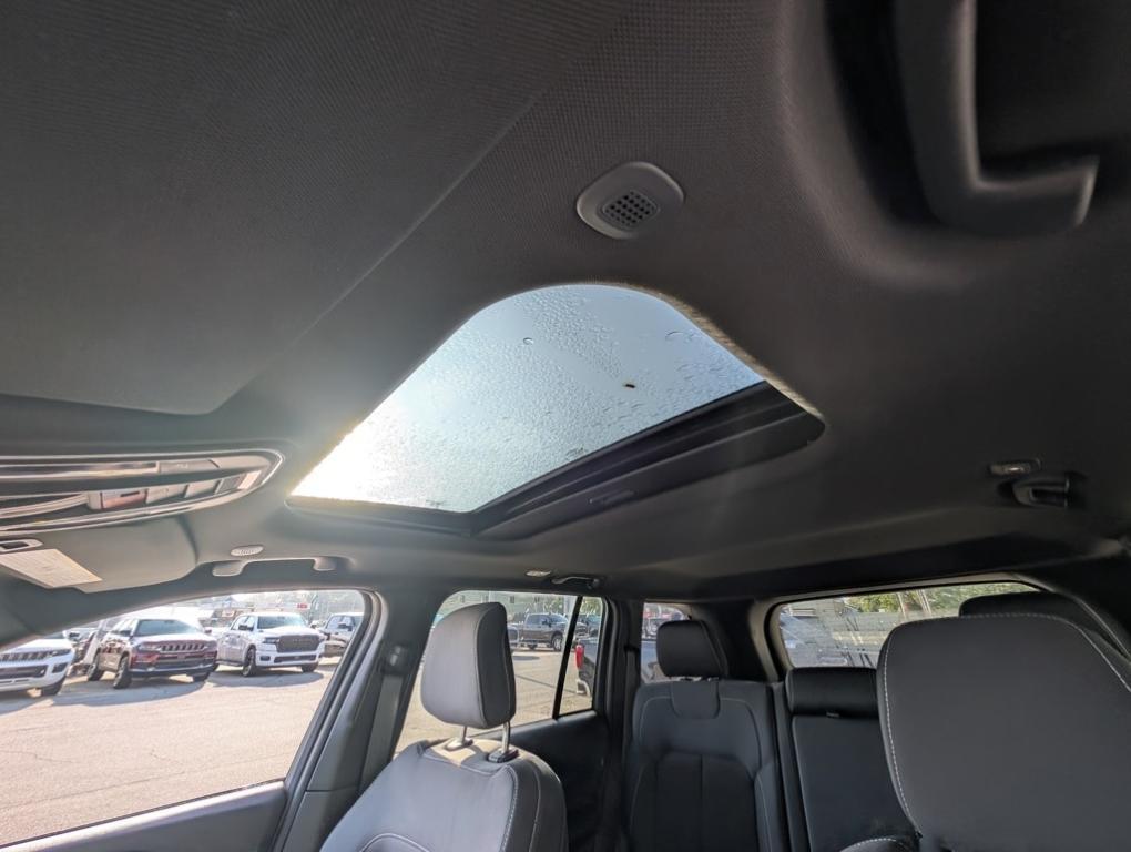 new 2025 Jeep Grand Cherokee car, priced at $36,670