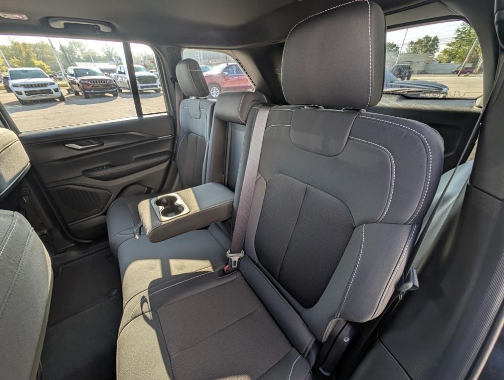 new 2025 Jeep Grand Cherokee car, priced at $36,670