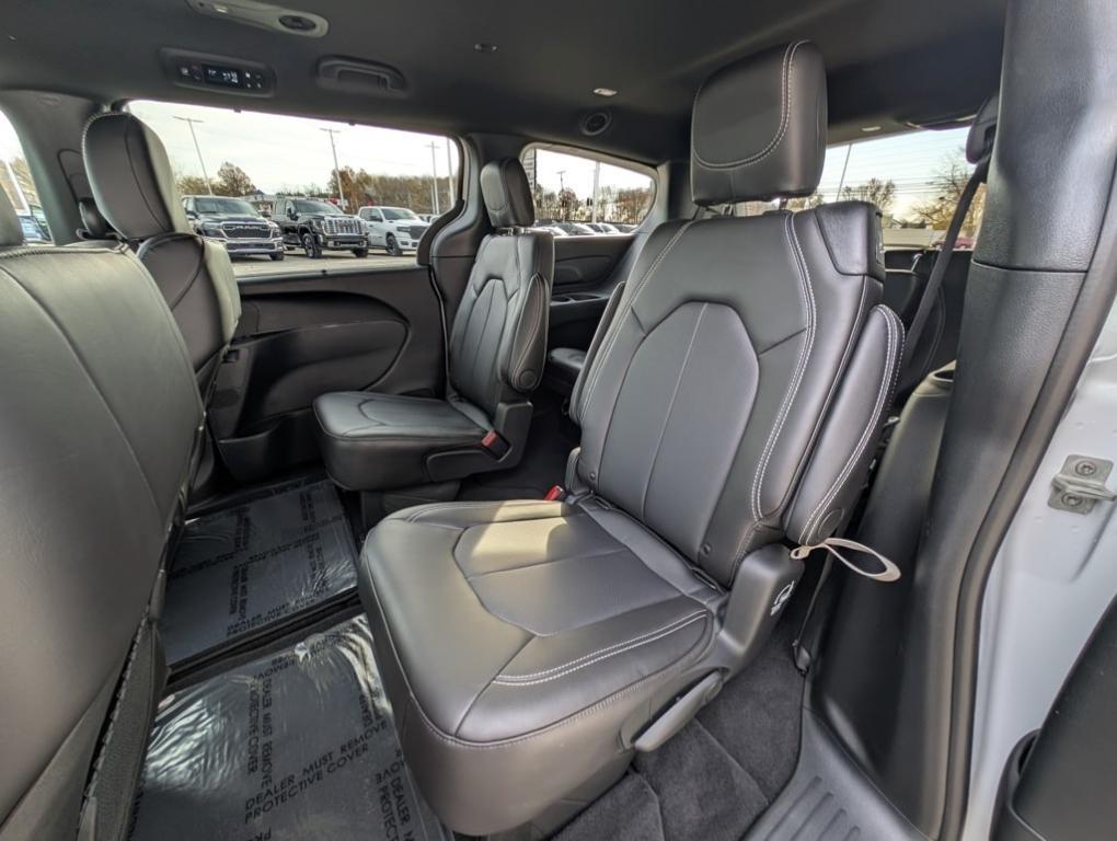 new 2026 Chrysler Pacifica car, priced at $42,365