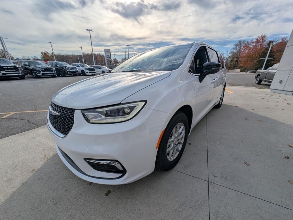 new 2026 Chrysler Pacifica car, priced at $42,365