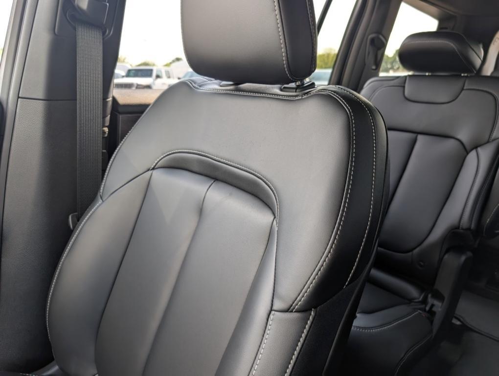 new 2025 Jeep Grand Cherokee L car, priced at $52,335