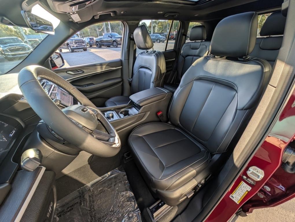 new 2025 Jeep Grand Cherokee car, priced at $47,760