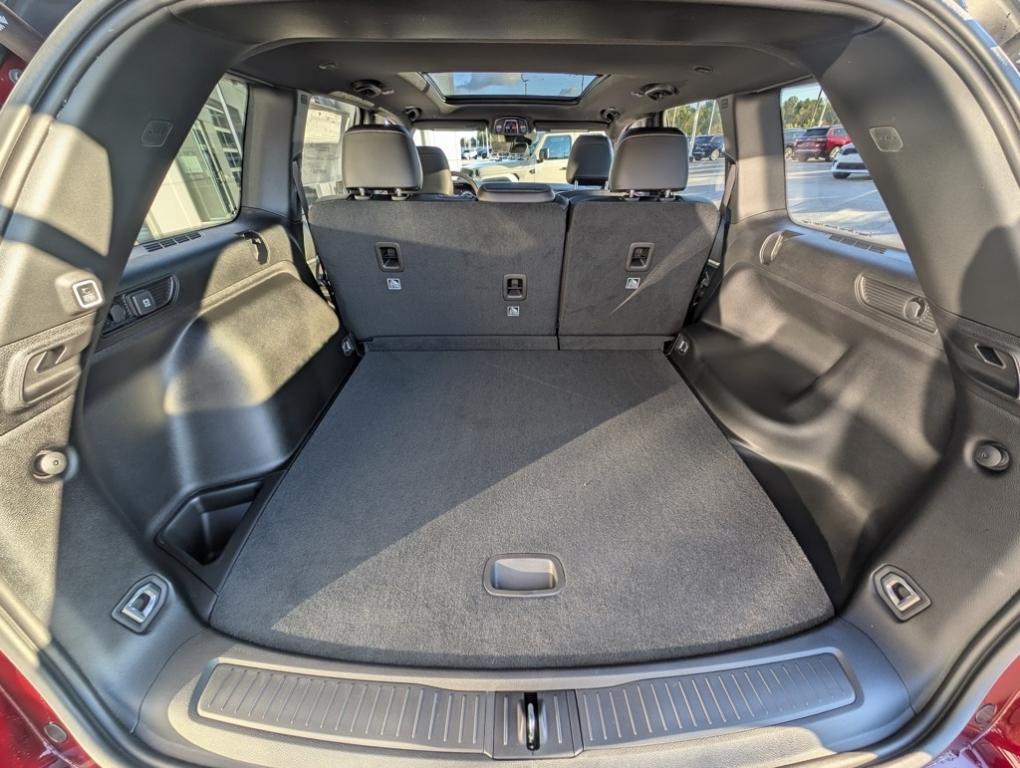 new 2025 Jeep Grand Cherokee car, priced at $47,760
