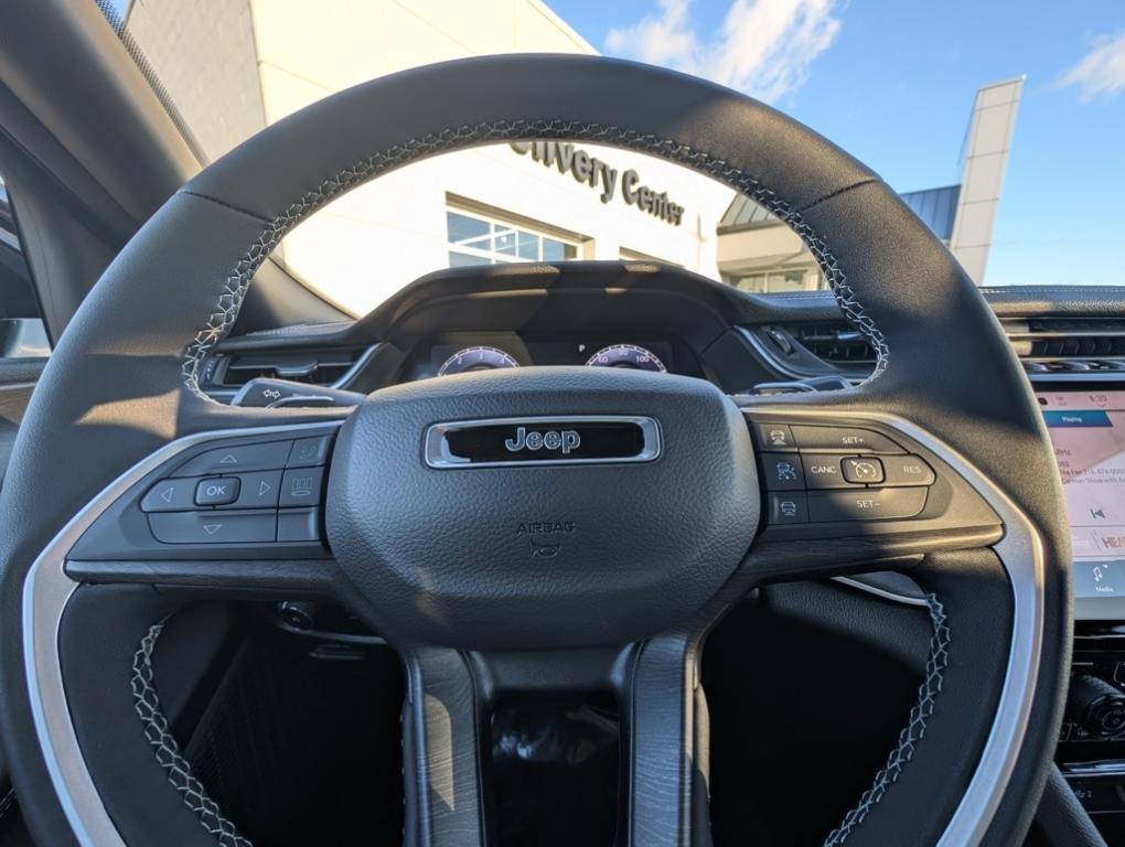 new 2025 Jeep Grand Cherokee car, priced at $47,760