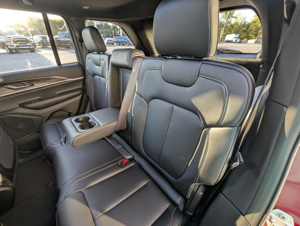 new 2025 Jeep Grand Cherokee car, priced at $47,760