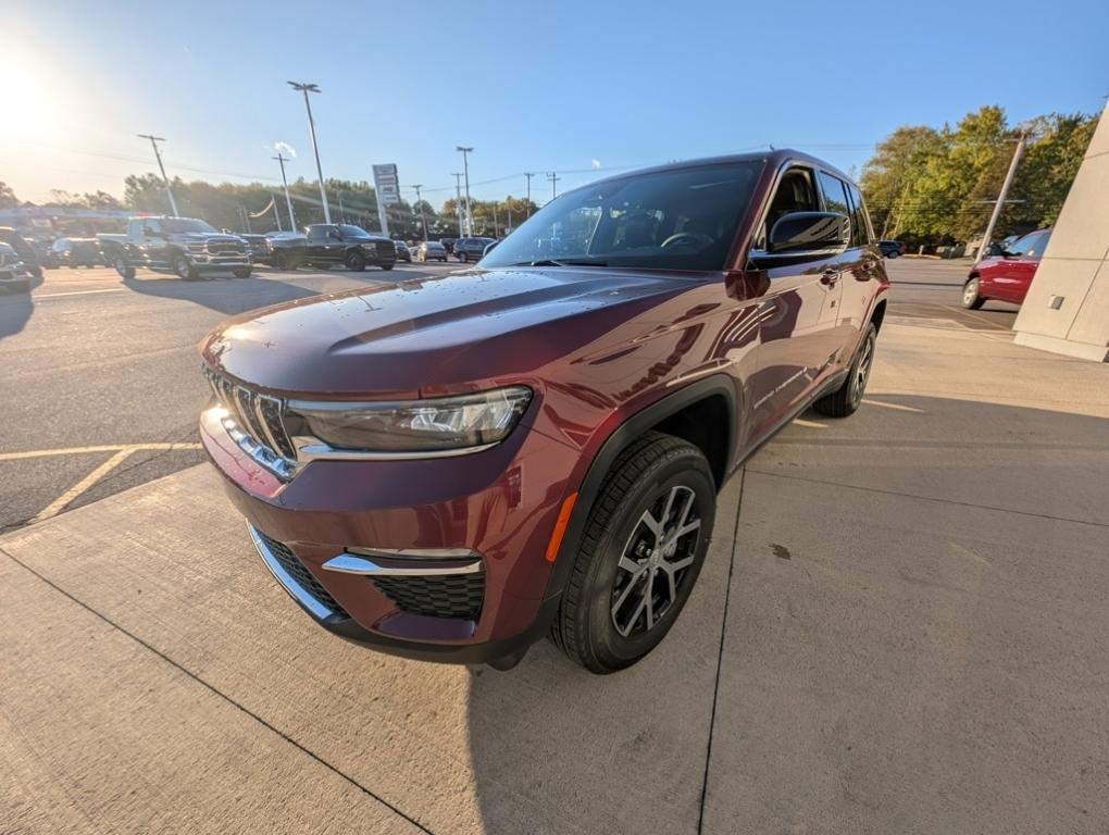 new 2025 Jeep Grand Cherokee car, priced at $47,760