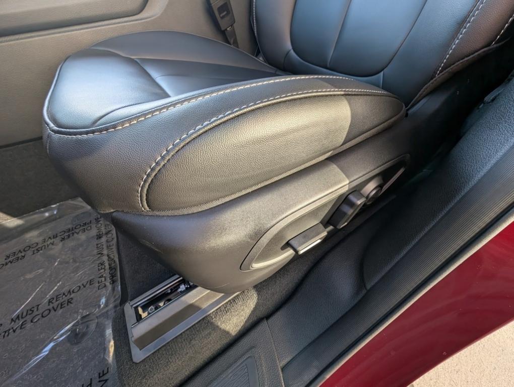 new 2025 Jeep Grand Cherokee car, priced at $47,760