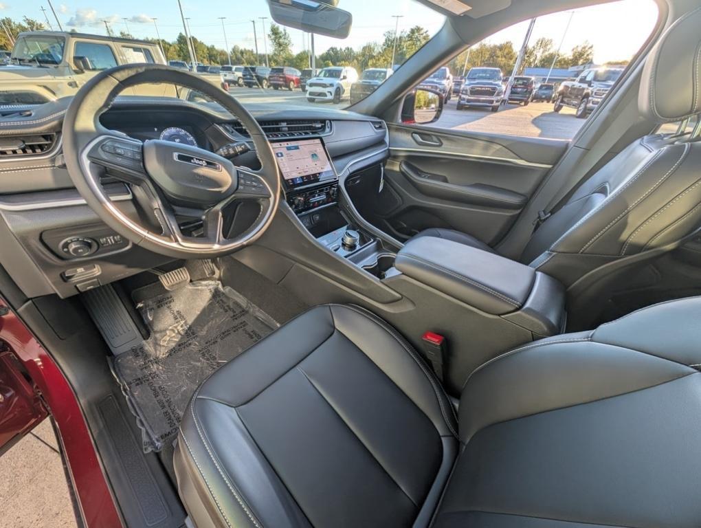 new 2025 Jeep Grand Cherokee car, priced at $47,760
