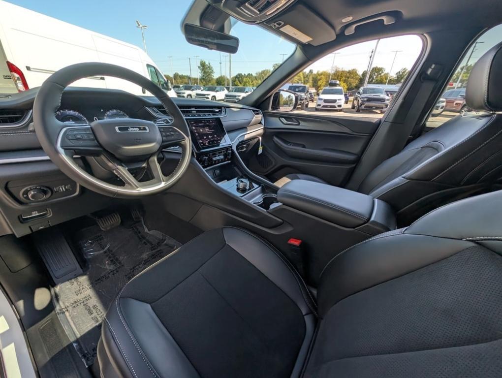 new 2025 Jeep Grand Cherokee L car, priced at $42,135