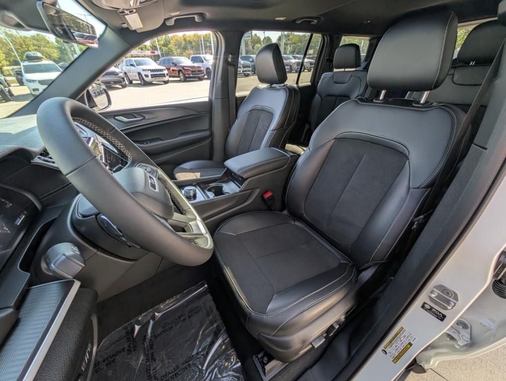 new 2025 Jeep Grand Cherokee L car, priced at $42,135