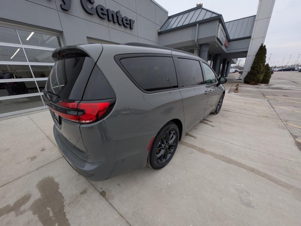 new 2025 Chrysler Pacifica car, priced at $52,865