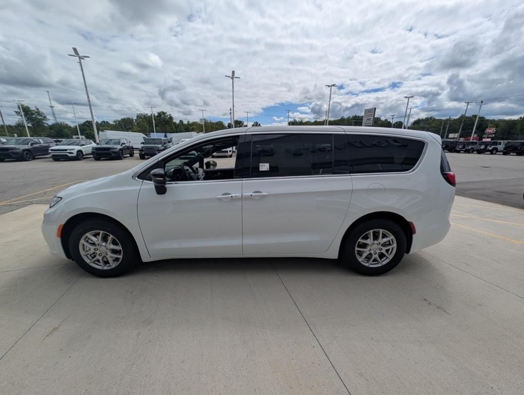 new 2026 Chrysler Pacifica car, priced at $41,350