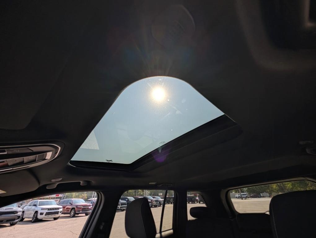 new 2025 Jeep Grand Cherokee car, priced at $36,670