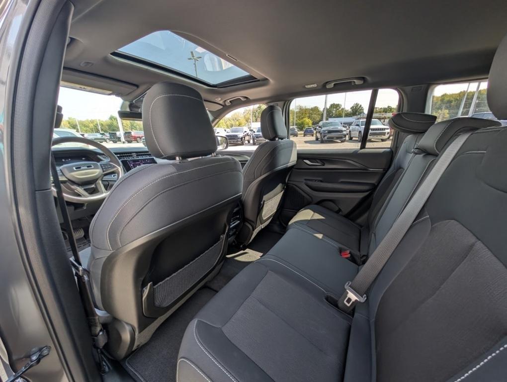 new 2025 Jeep Grand Cherokee car, priced at $36,670