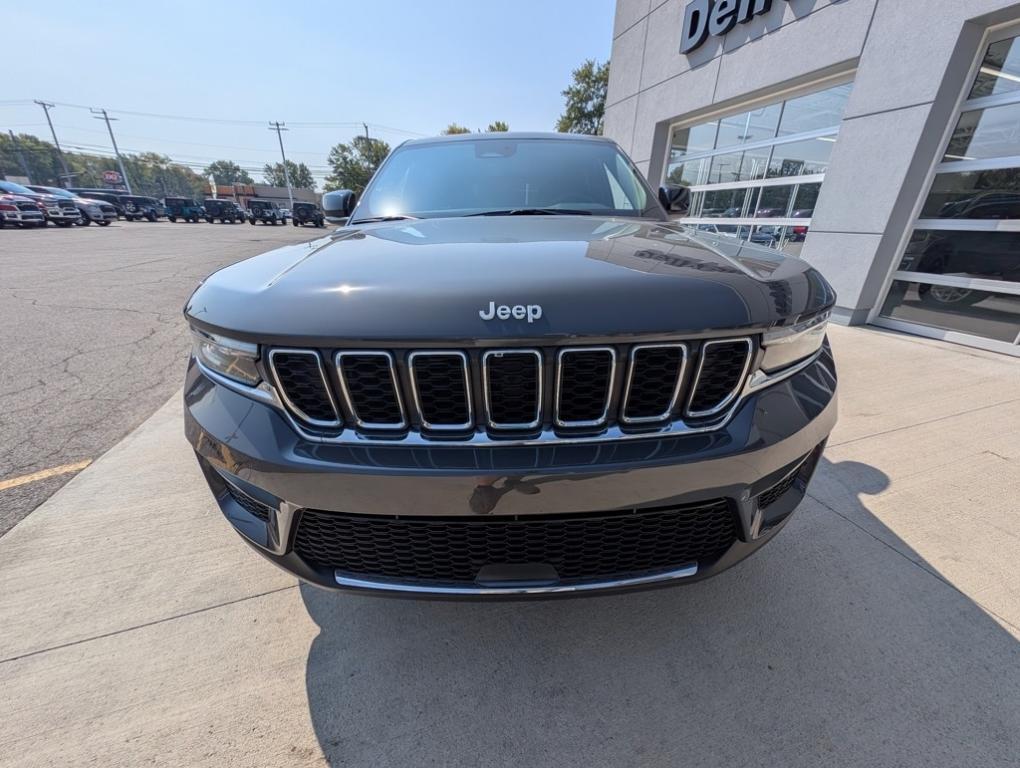 new 2025 Jeep Grand Cherokee car, priced at $36,670