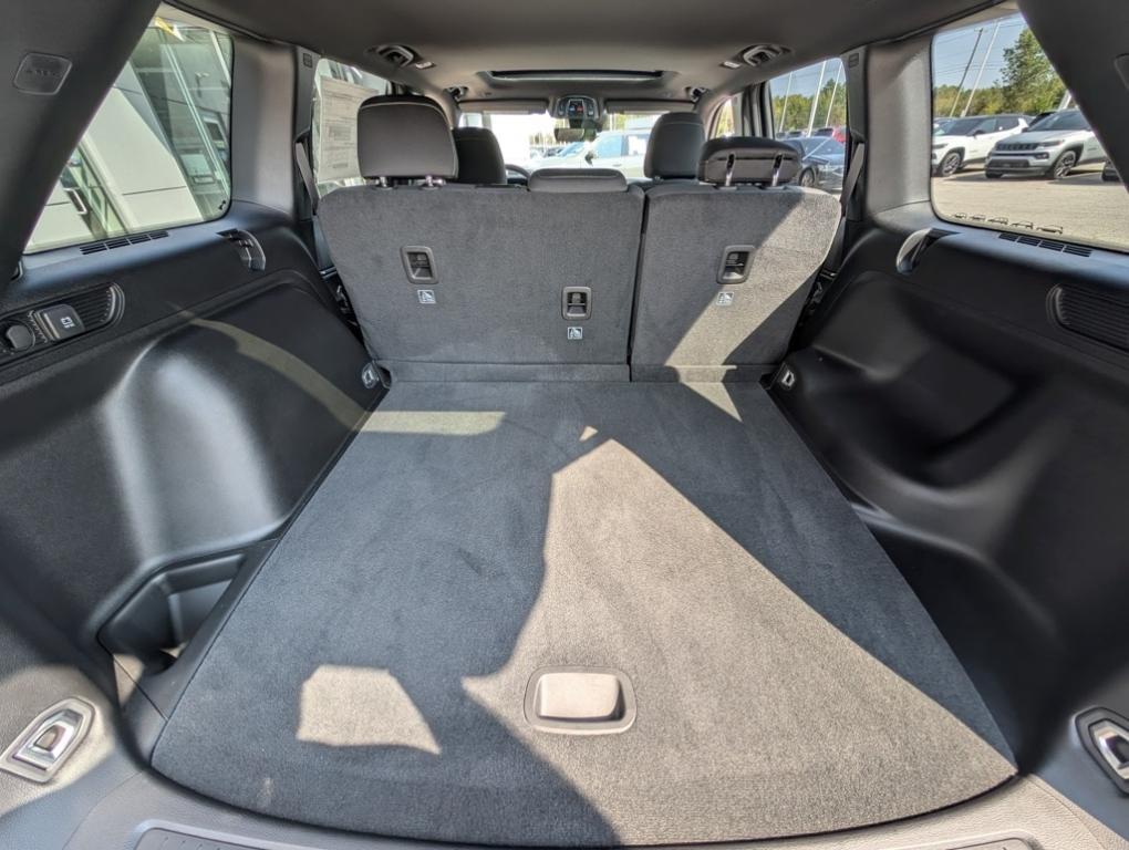 new 2025 Jeep Grand Cherokee car, priced at $36,670