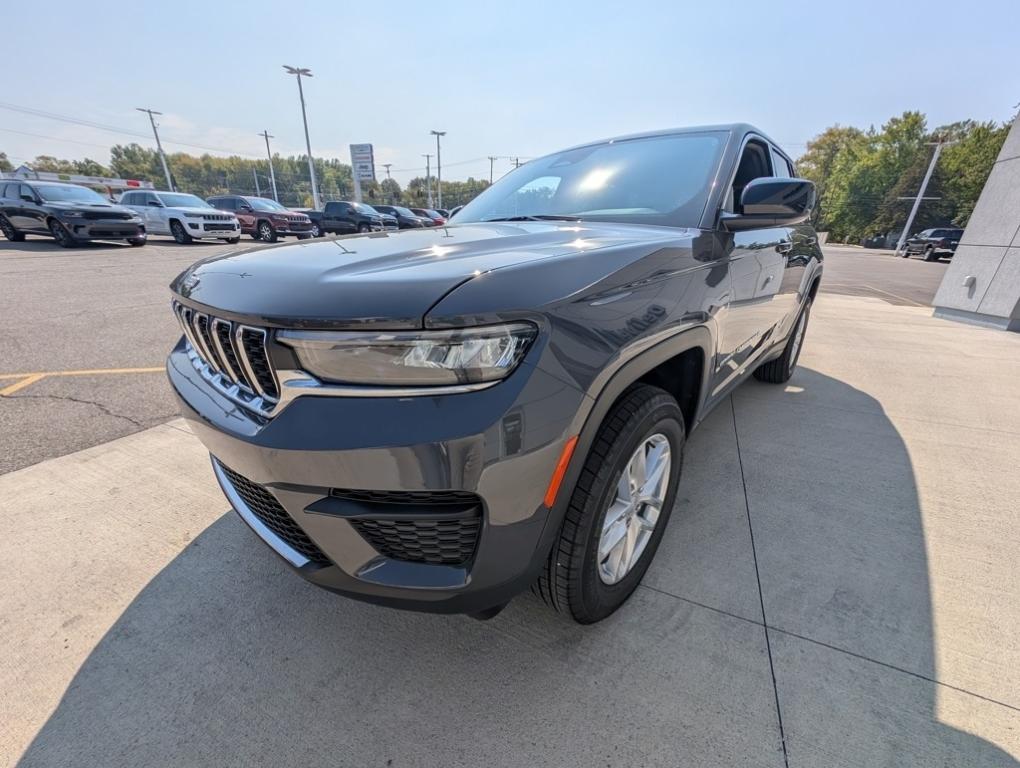new 2025 Jeep Grand Cherokee car, priced at $36,670