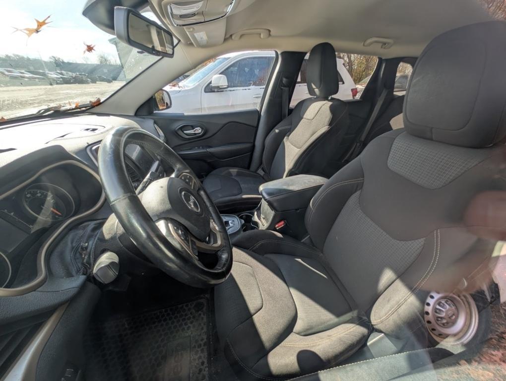 used 2016 Jeep Cherokee car, priced at $7,495