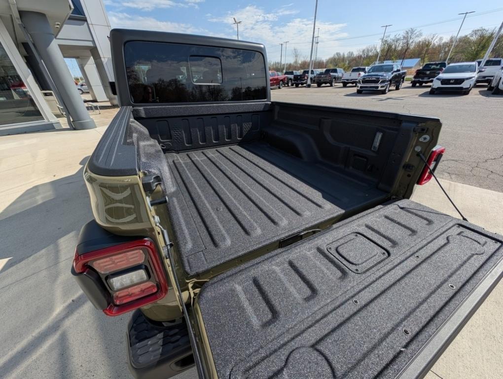 new 2025 Jeep Gladiator car, priced at $50,615