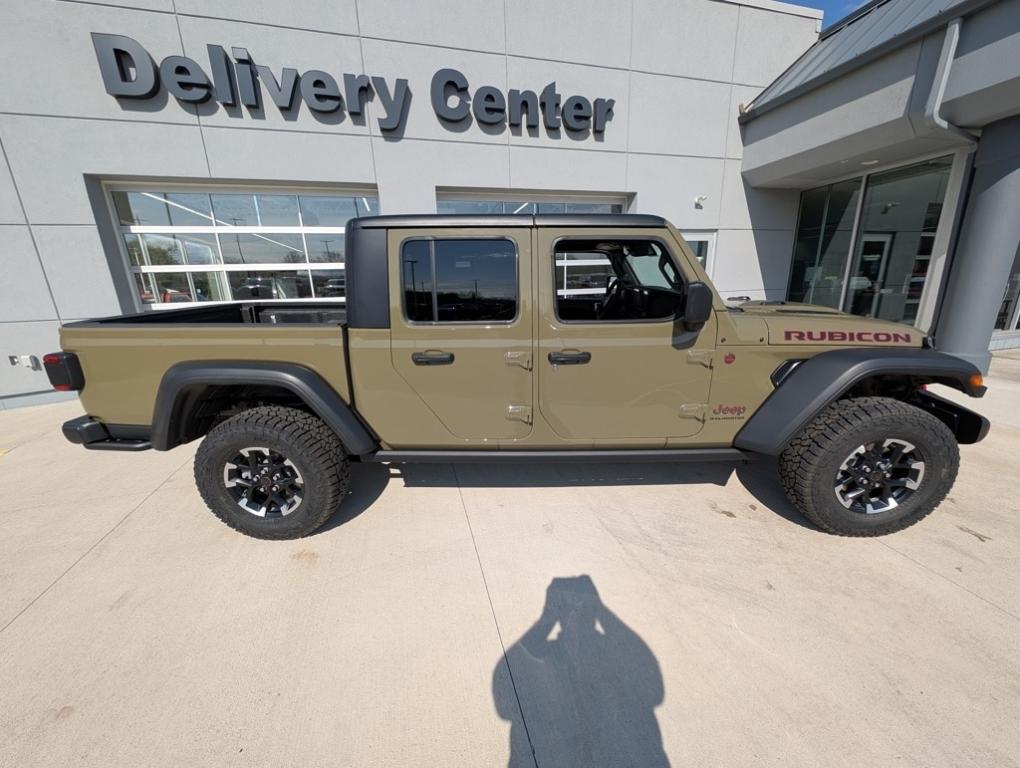 new 2025 Jeep Gladiator car, priced at $50,615